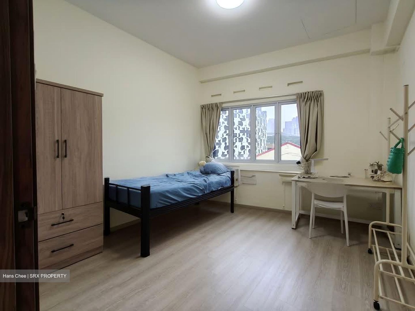 Kitchener Road (D8), Terrace #594648611